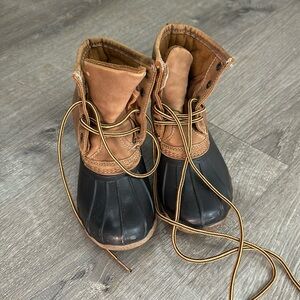 Kids duck boots